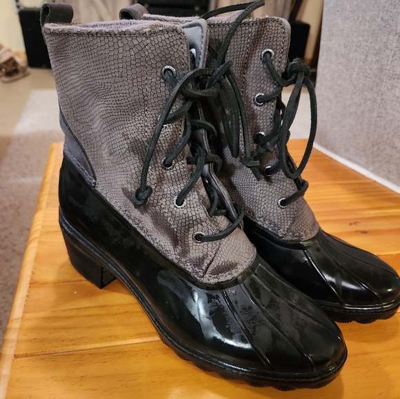 Sperry Heeled Duck Boot - Picture 2 of 2